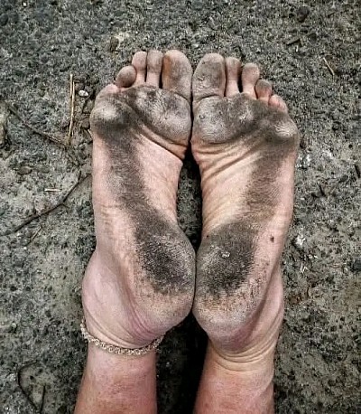 pies en la tierra